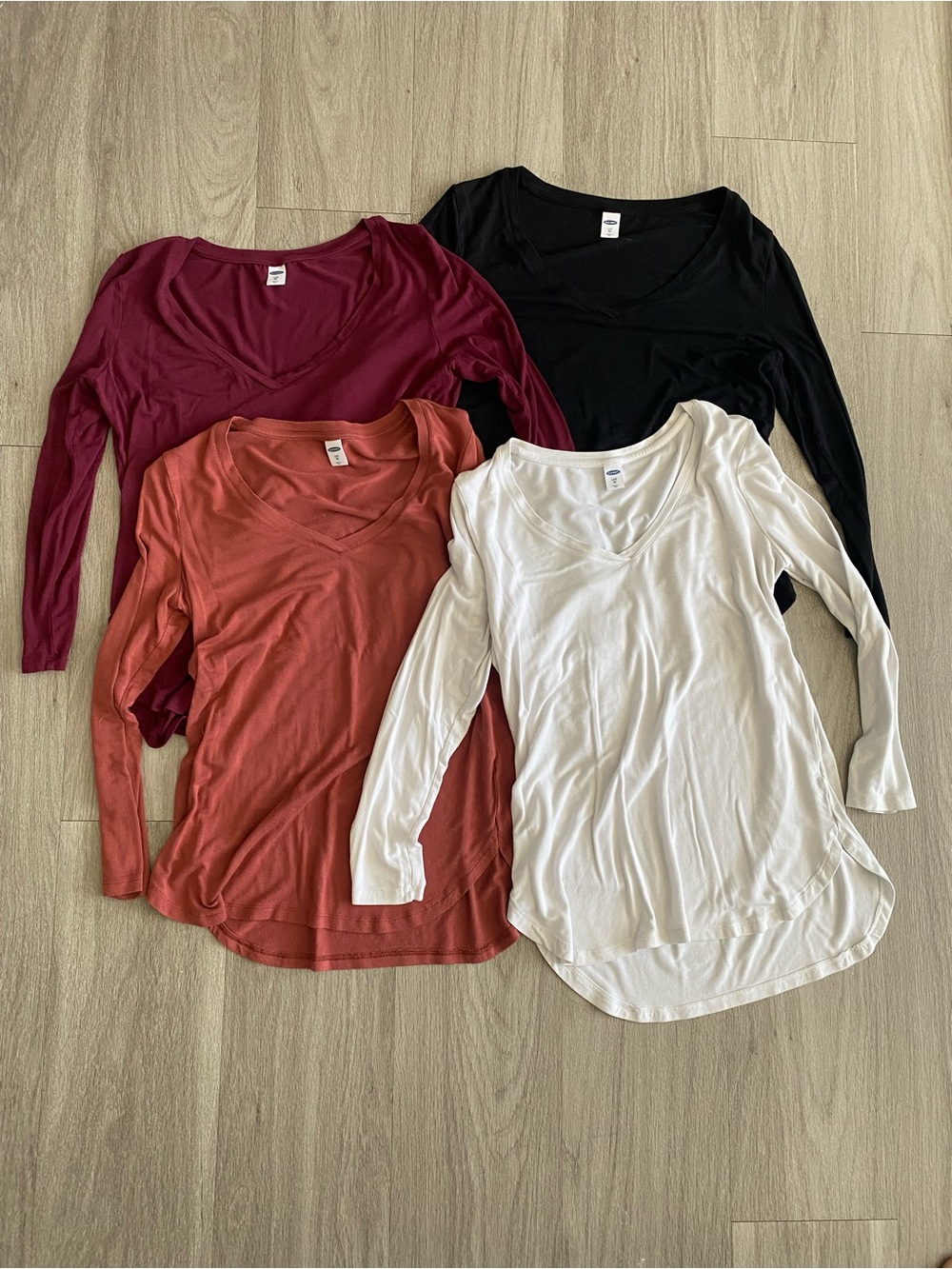 Old Navy 3/4 Sleeve Luxe V-Neck Tops in Black, White, Burgundy, Rust Women’s XS